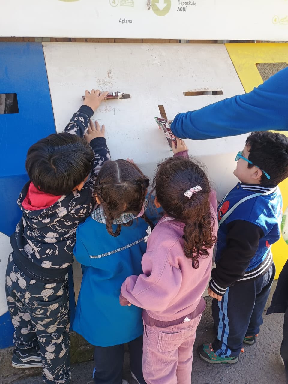 RECICLAR ES CUIDAR EL PLANETA